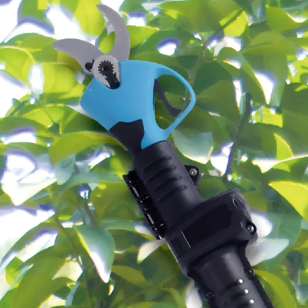 Powerful 15HP engine detail of SOROB Gasoline Chipper Shredder